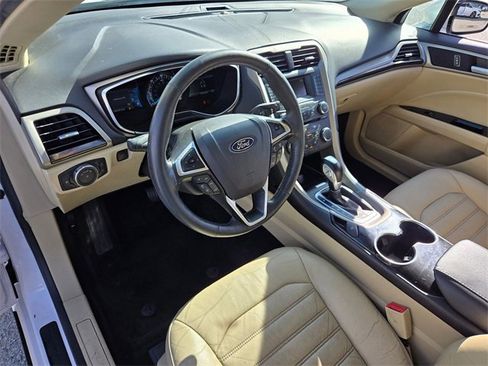 Used 2016 Ford Fusion SE w/ Equipment Group 502A image 9