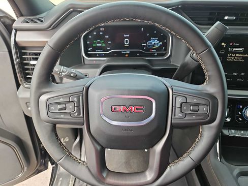 Used 2025 GMC Sierra 2500 AT4 AWD/4WD image 19
