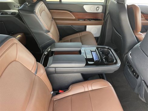 Certified 2023 Lincoln Navigator Reserve image 13