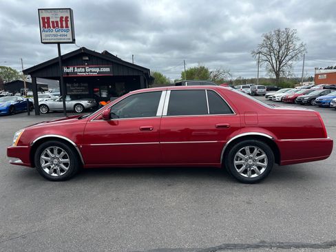Used 2009 Cadillac DTS w/ Sun And Sound Package FWD image 6