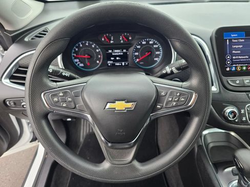 Used 2021 Chevrolet Malibu LT FWD image 18