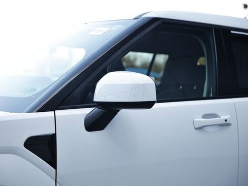 Used 2024 Hyundai Santa Fe SE image 11