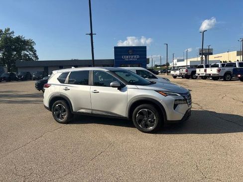 Certified 2025 Nissan Rogue SV AWD/4WD image 1