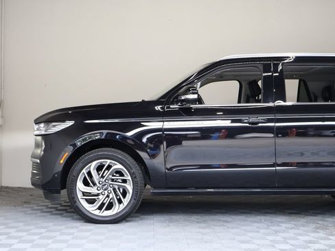 Used 2025 Lincoln Navigator L Reserve AWD/4WD image 8