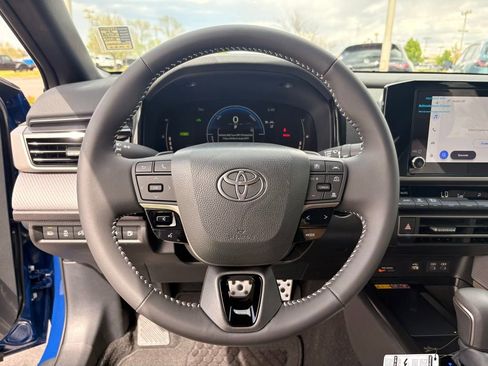 Used 2026 Toyota Camry SE FWD image 20