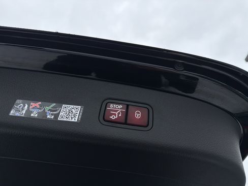 Used 2026 Mercedes-Benz GLC 300 4MATIC image 28