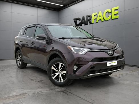 Used 2018 Toyota RAV4 XLE AWD/4WD image 1