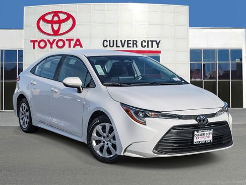 Used 2024 Toyota Corolla LE image 1