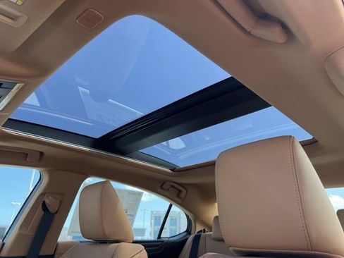 Used 2023 Lexus ES 350 w/ Premium Package image 22