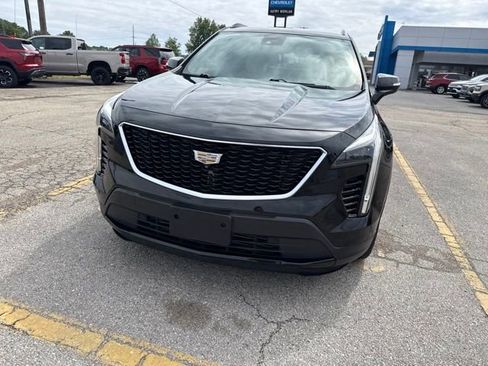 Used 2019 Cadillac XT4 Sport w/ Enhanced Visibility Package FWD image 4