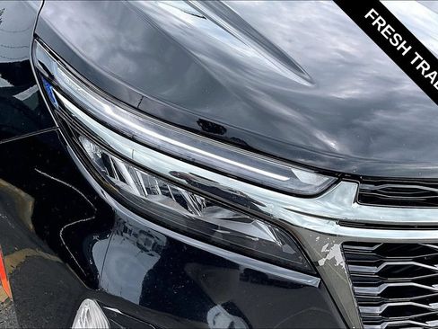Used 2023 Chevrolet Equinox RS w/ LPO, Floor Liner Package FWD image 30