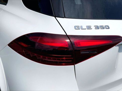 Used 2024 Mercedes-Benz GLE 350 4MATIC image 29