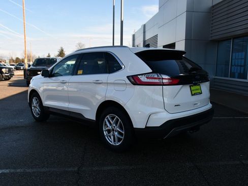 Used 2023 Ford Edge SEL w/ Convenience Package image 4