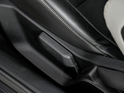 Used 2021 Ford Mustang Shelby GT500 w/ Carbon Fiber Track Pack image 22