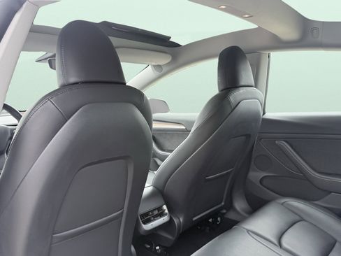 Used 2023 Tesla Model 3 Standard Range RWD image 32
