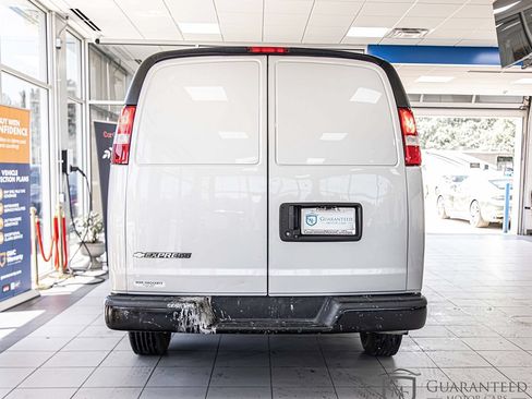 Used 2022 Chevrolet Express 2500 w/ Driver Convenience Package RWD image 14