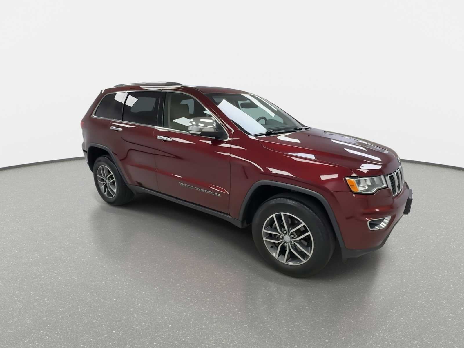 Used 2018 Jeep Grand Cherokee Limited AWD/4WD image 2