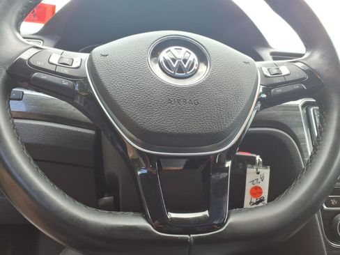 Used 2016 Volkswagen Passat 1.8T SE FWD image 13