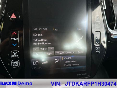 Used 2017 Toyota Prius Prime Premium image 34