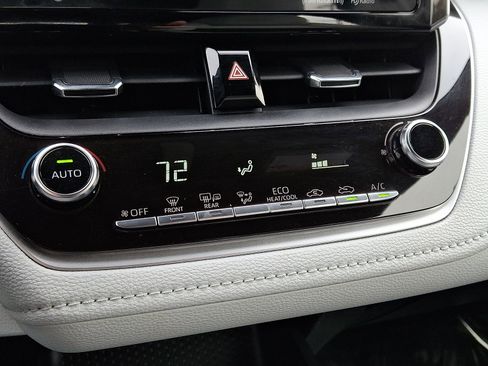 Used 2019 Toyota Corolla SE w/ SE Option Package image 15