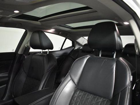 Used 2021 Nissan Maxima Platinum w/ Sport Mat Group image 10