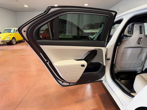 Used 2023 BMW 760i xDrive w/ Parking Assistance Package image 18