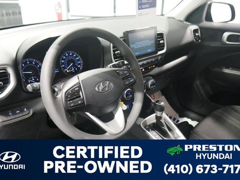 Used 2020 Hyundai Venue SEL image 9