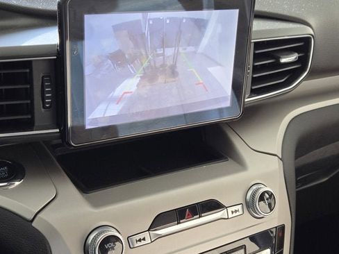 Used 2023 Ford Explorer XLT w/ Equipment Group 202A image 25