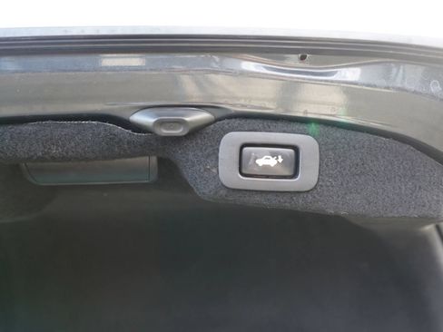 Used 2011 Lexus LS 460 RWD image 25
