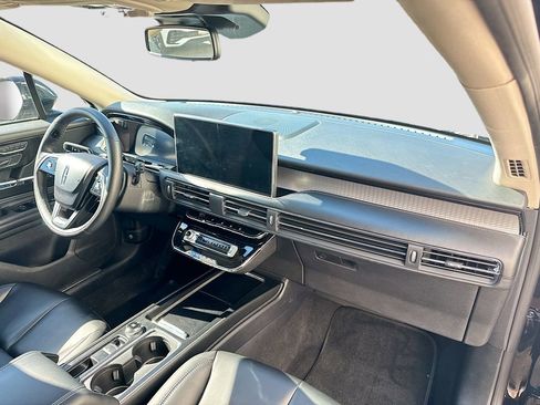 Used 2023 Lincoln Corsair AWD image 32