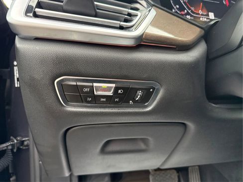 Used 2022 BMW X5 xDrive40i w/ Premium Package image 17