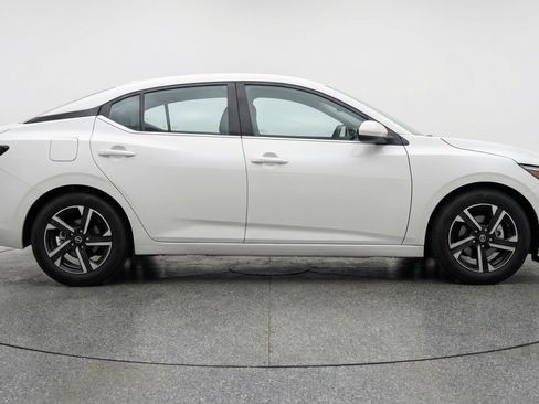 Used 2025 Nissan Sentra SV image 11