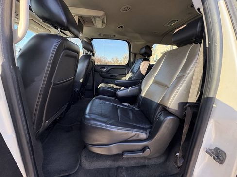 Used 2010 Chevrolet Suburban LTZ AWD/4WD image 18