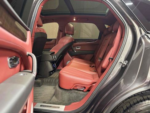 Used 2018 Bentley Bentayga AWD/4WD image 5