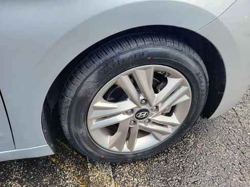 Used 2019 Hyundai Elantra SEL w/ Cargo Package FWD image 13
