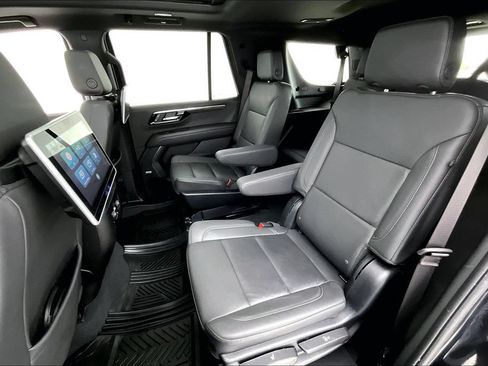 Used 2025 Chevrolet Tahoe Z71 w/ Z71 Off-Road Package AWD/4WD image 35