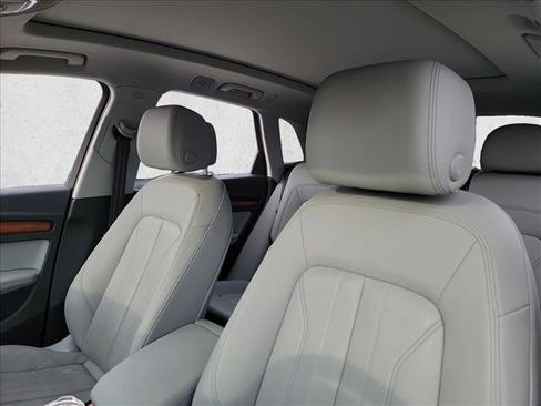 Used 2021 Audi Q5 Premium Plus w/ Premium Plus Package image 12