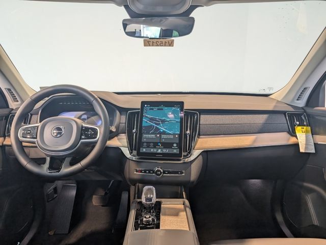 Used 2026 Volvo XC90 B6 Plus w/ Protection Package Premier AWD/4WD image 13