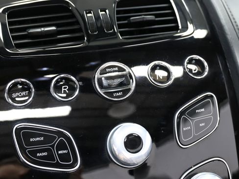 Used 2016 Aston Martin V8 Vantage S RWD image 31