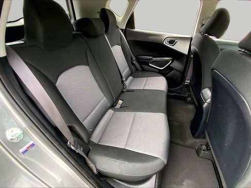 Used 2023 Kia Soul LX w/ Option Group 015 FWD image 19