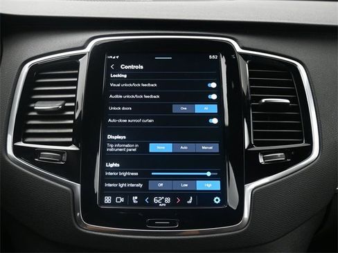 Used 2024 Volvo XC90 B6 Plus w/ Protection Package Premier image 17