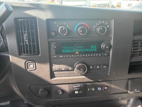 Used 2019 Chevrolet Express 3500 LS RWD image 12