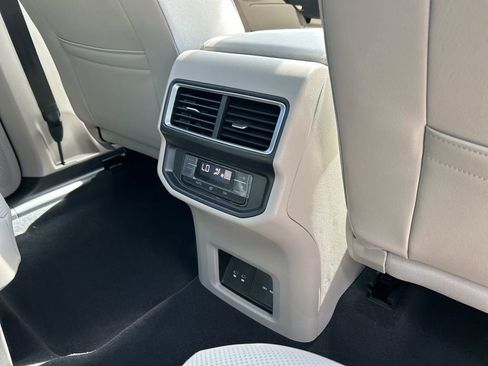 New 2026 Volkswagen Atlas SE image 50