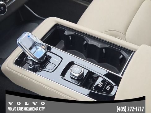 Used 2026 Volvo XC90 B6 Plus w/ Protection Package Premier AWD/4WD image 16
