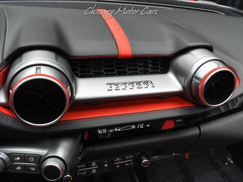 Used 2021 Ferrari 812 GTS image 18