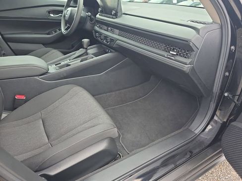 Used 2025 Honda Accord SE image 30