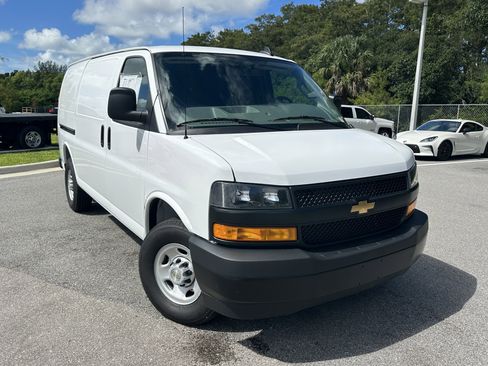 Used 2025 Chevrolet Express 2500 w/ Driver Convenience Package image 2