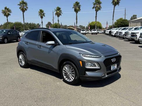 Used 2020 Hyundai Kona SEL Plus FWD image 2