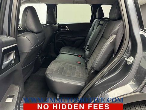 Used 2024 Mitsubishi Outlander SE image 14