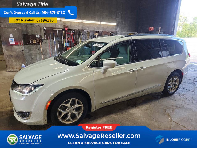 Used 2017 Chrysler Pacifica Touring-L w/ Tire & Wheel Group FWD image 1